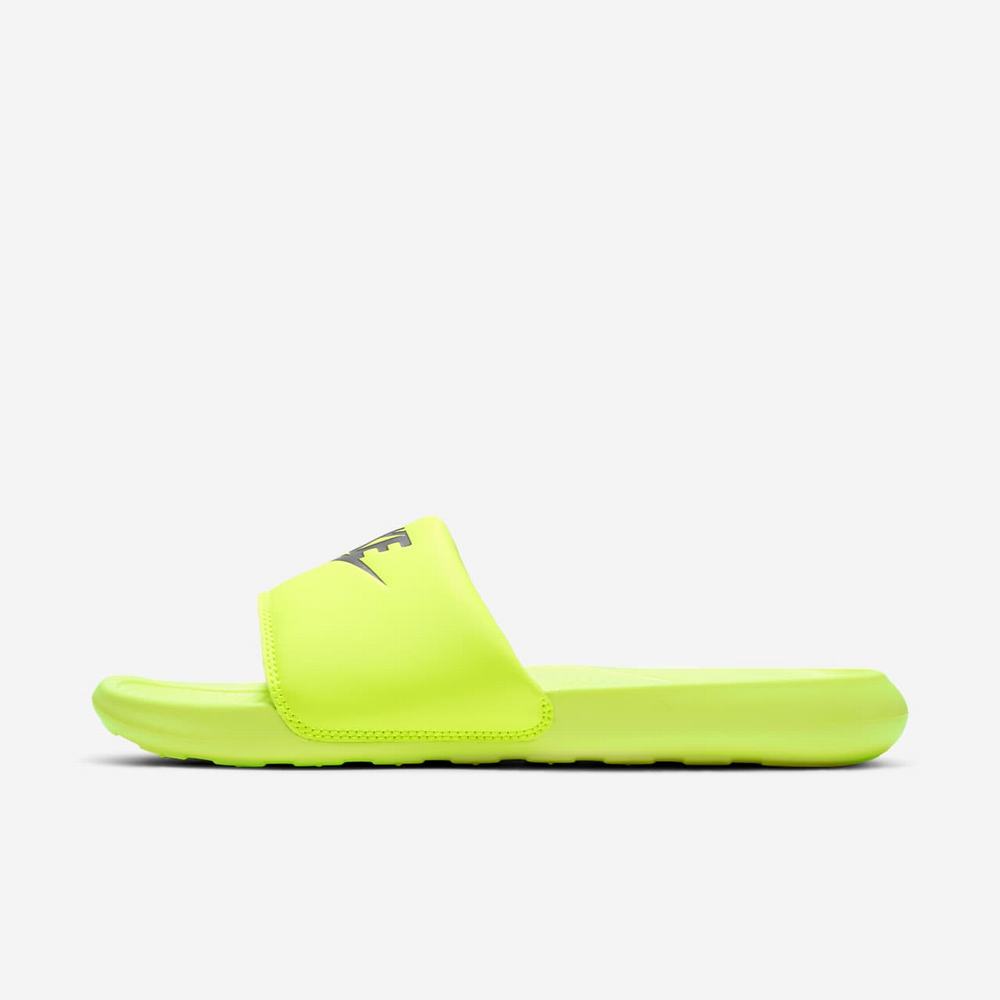 Claquette Nike Victori One Fluo 5804-327 Volt/Volt/Chrome Femme | SGF-11539372